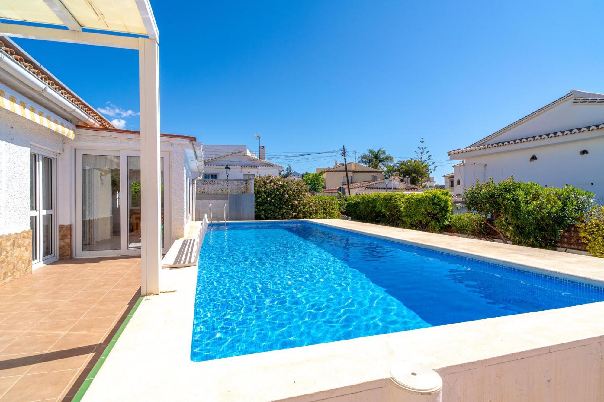 Villa Sevilla Casasol เนร์คา ภายนอก รูปภาพ