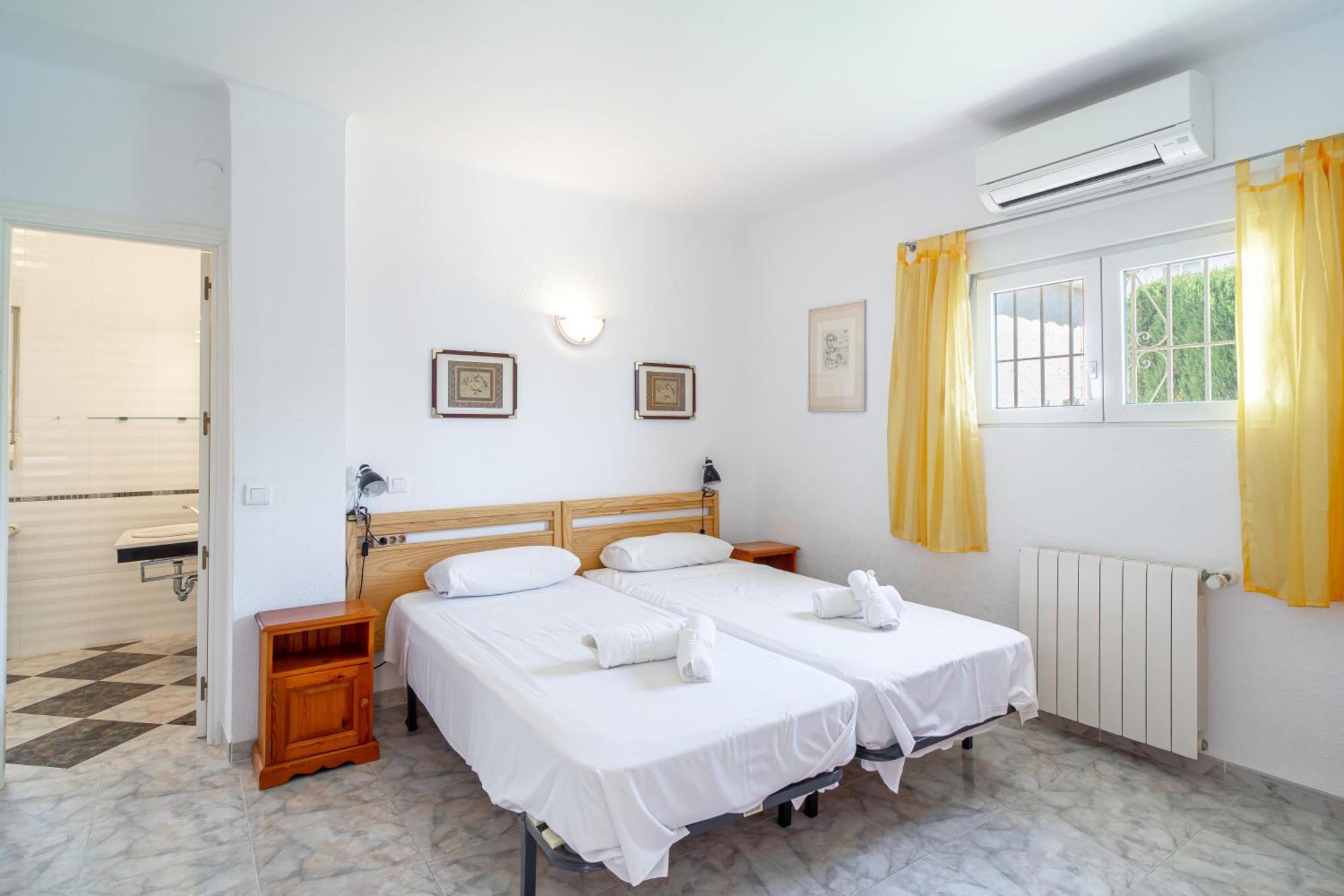Villa Sevilla Casasol เนร์คา ภายนอก รูปภาพ