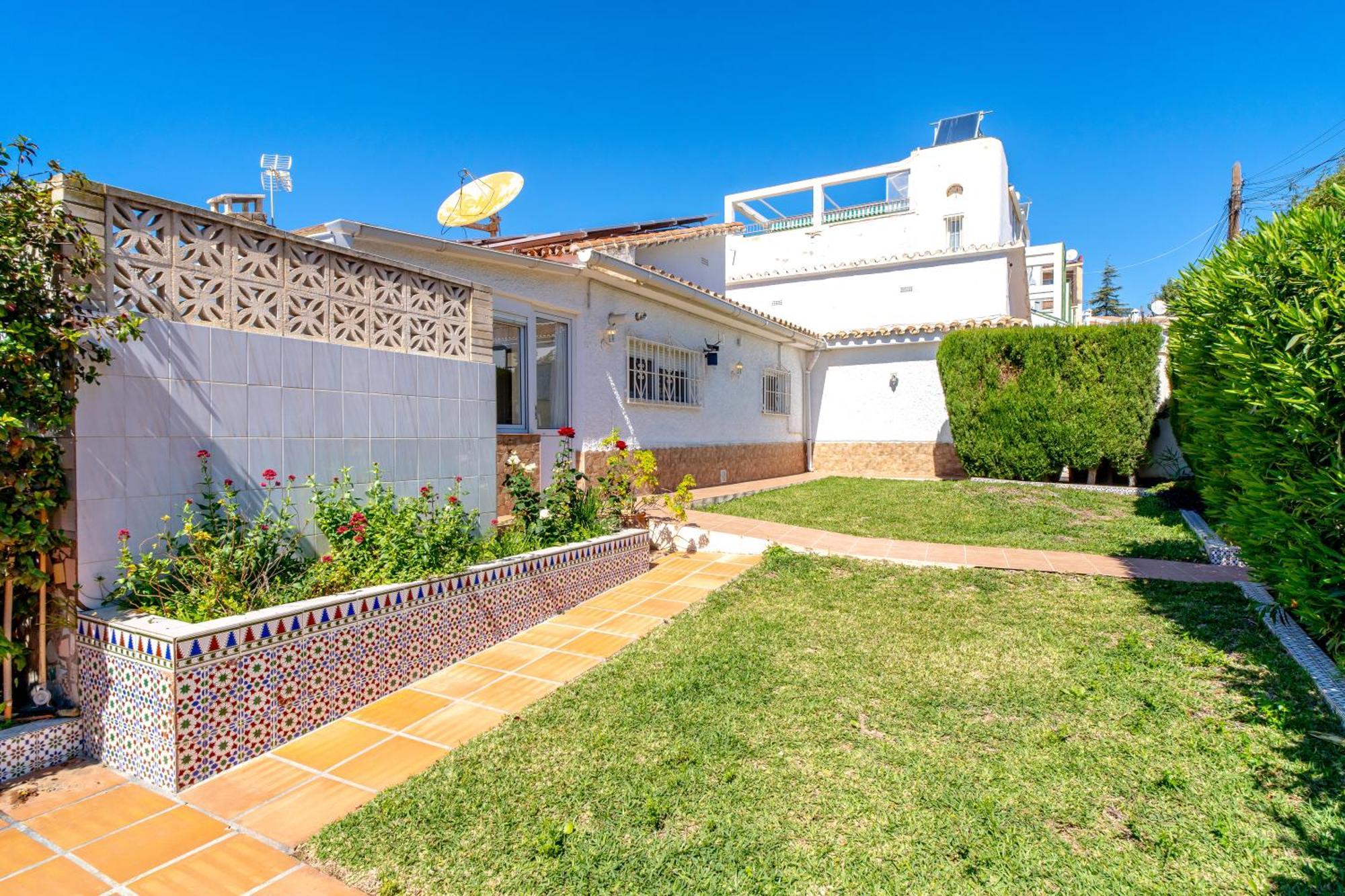 Villa Sevilla Casasol เนร์คา ภายนอก รูปภาพ
