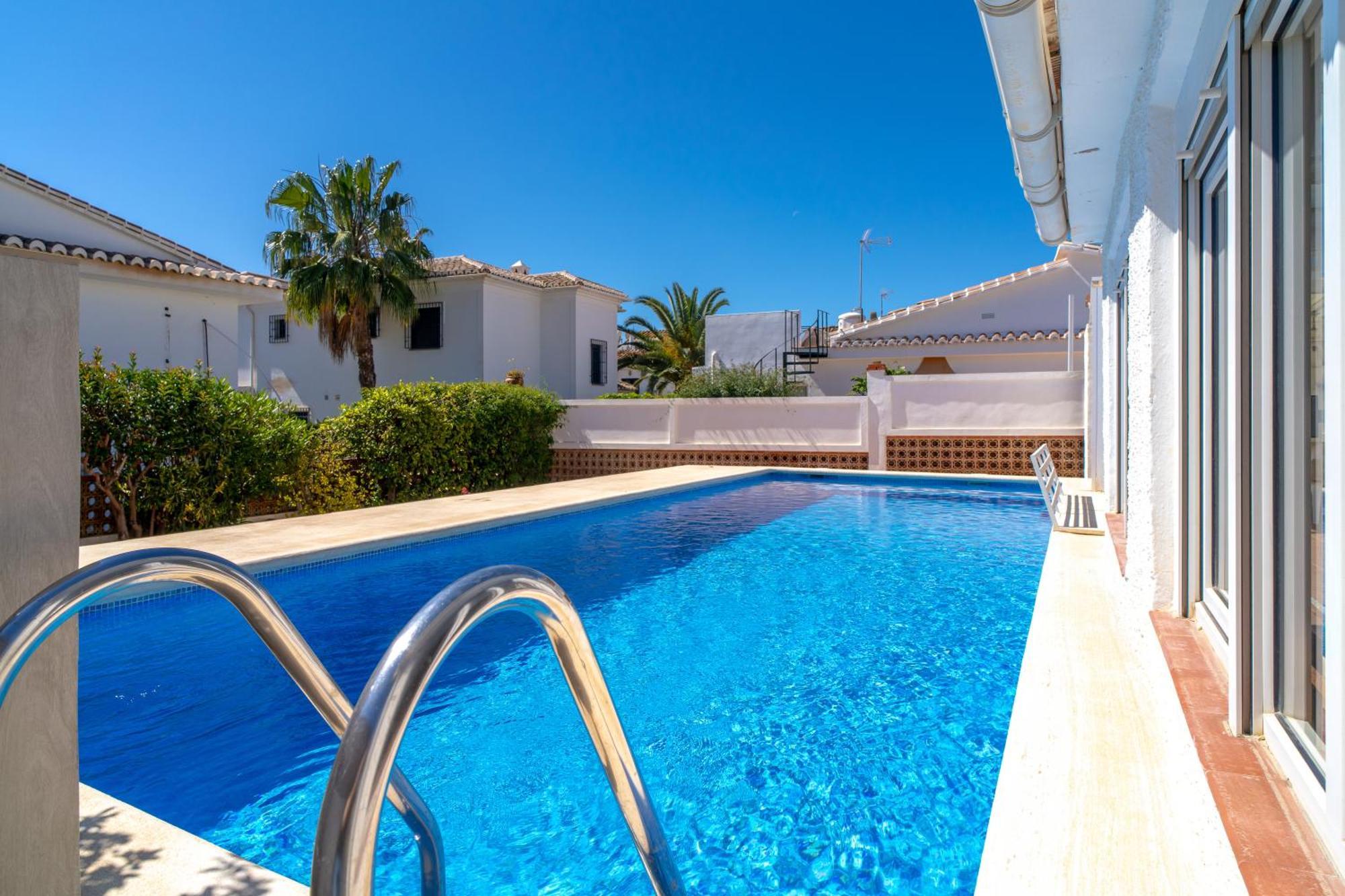 Villa Sevilla Casasol เนร์คา ภายนอก รูปภาพ